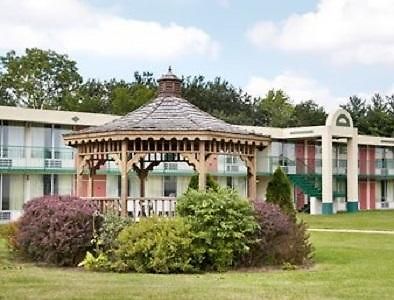 Macomb Inn Екстер'єр фото